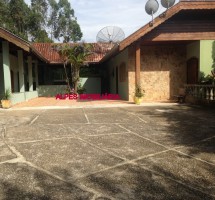 CASA/PONTO COMERCIAL EM SANTO ANTONIO DO PINHAL REF: 3341