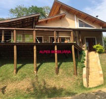 CASA EM SANTO ANTONIO DO PINHAL REF: 3432