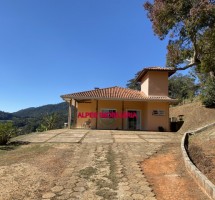 CASA EM SANTO ANTONIO DO PINHAL REF: 8080
