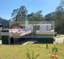 CASA EM CONDOMINIO FECHADO EM SANTO ANTONIO DO PINHAL REF: 8085