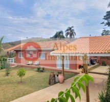 CASA EM SANTO ANTONIO DO PINHAL REF: 8091