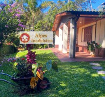 CASA EM SANTO ANTÔNIO DO PINHAL REF 8129